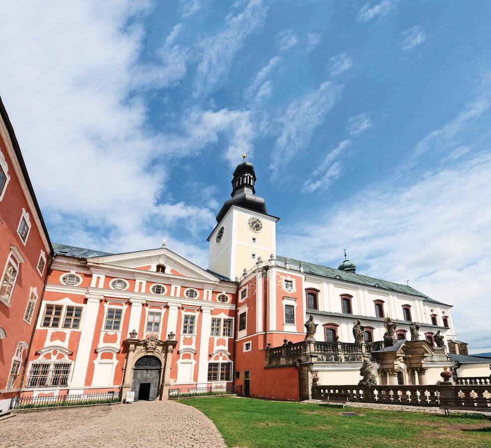 R&J apartmány Broumov Exterior foto